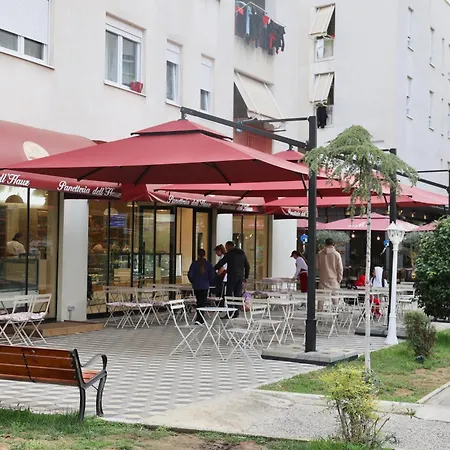 Apartament Luxe Living - Kompleksi Kontakt Magnet Tirana